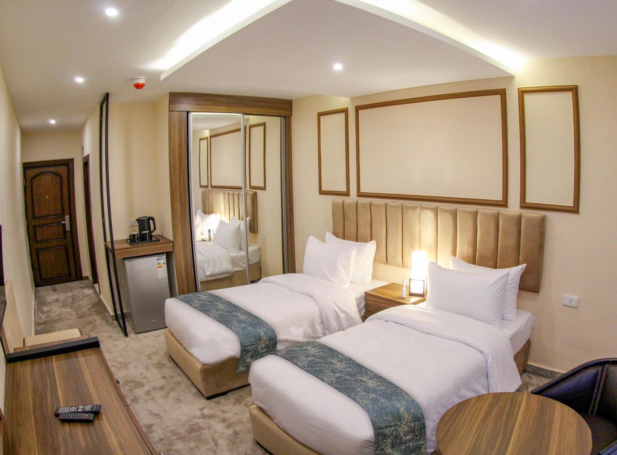 Post Hotel Amman Ngoại thất bức ảnh